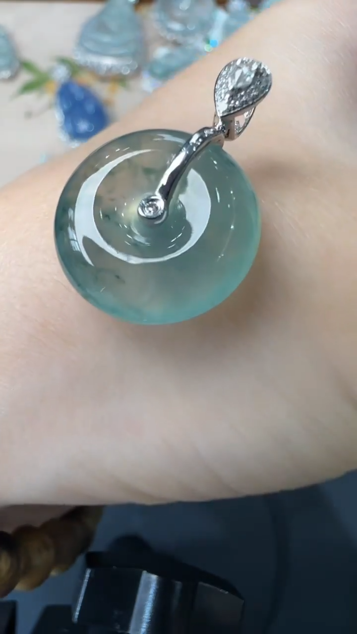 【闪购商品】翡翠吊坠(不含链)18K金镶嵌25