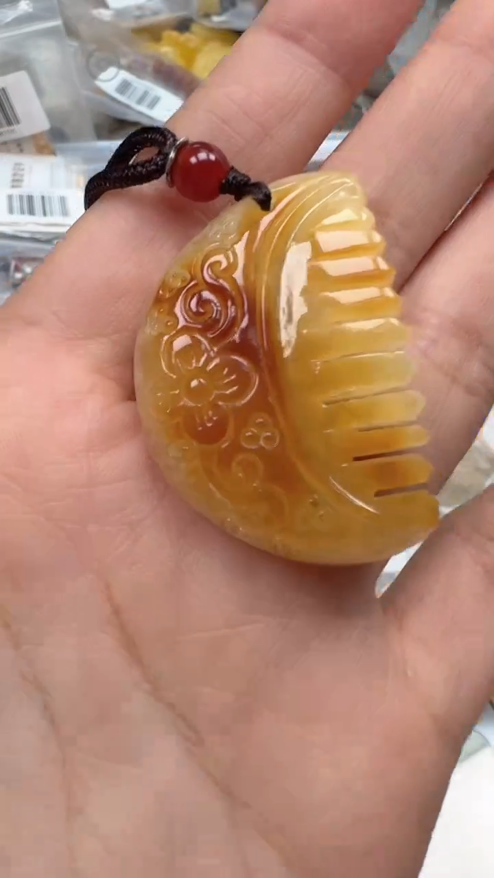 裸石琥珀未镶嵌如图