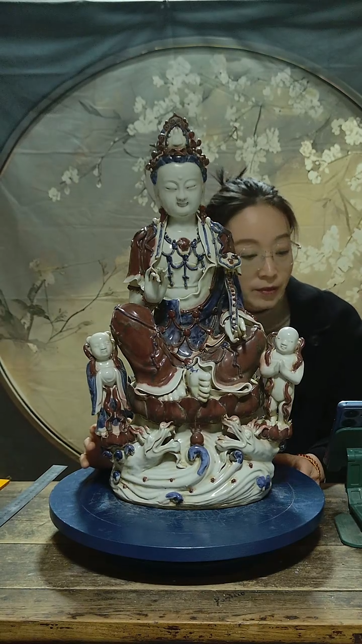 摆件湖田窑青花釉里红观音造像高55公分