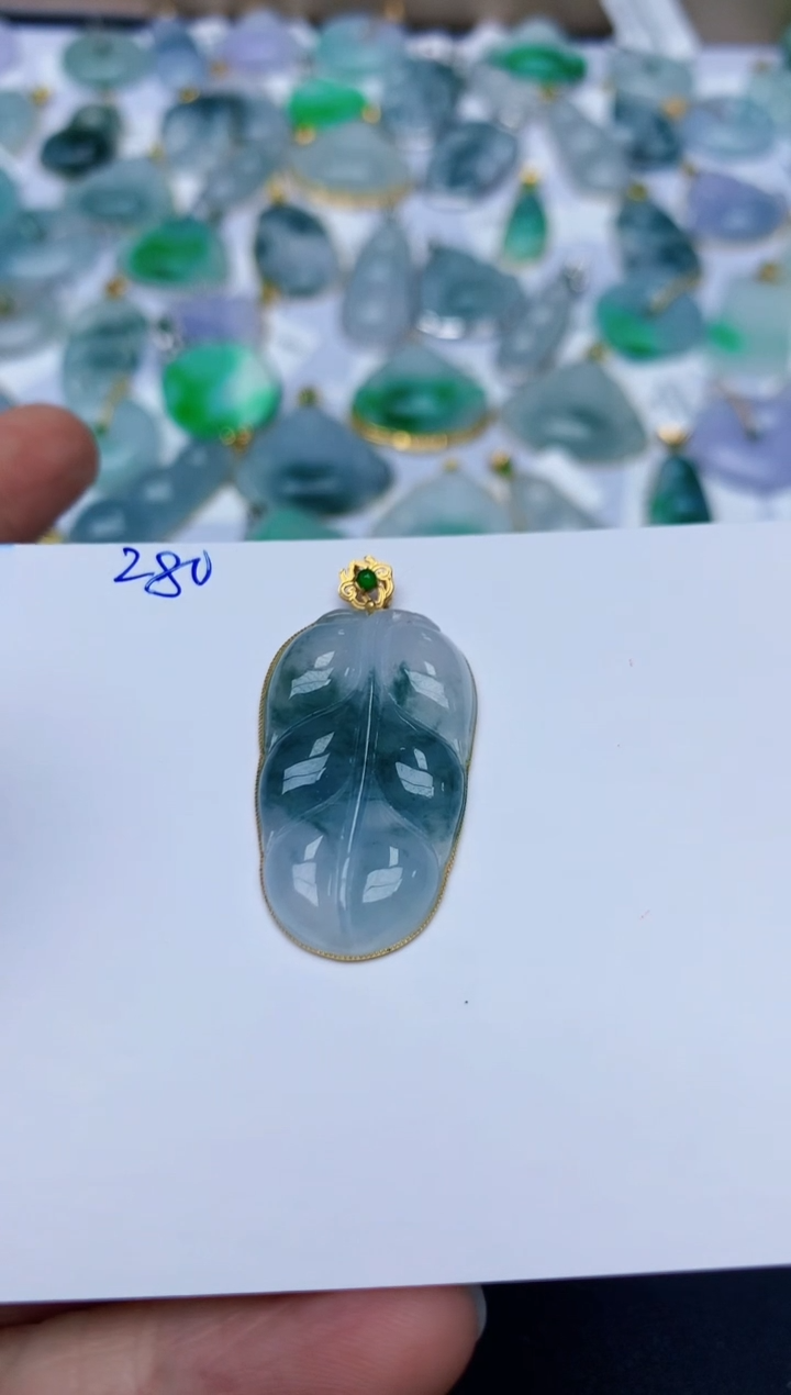 【闪购商品】翡翠颈饰18K金镶嵌天然翡翠A货    