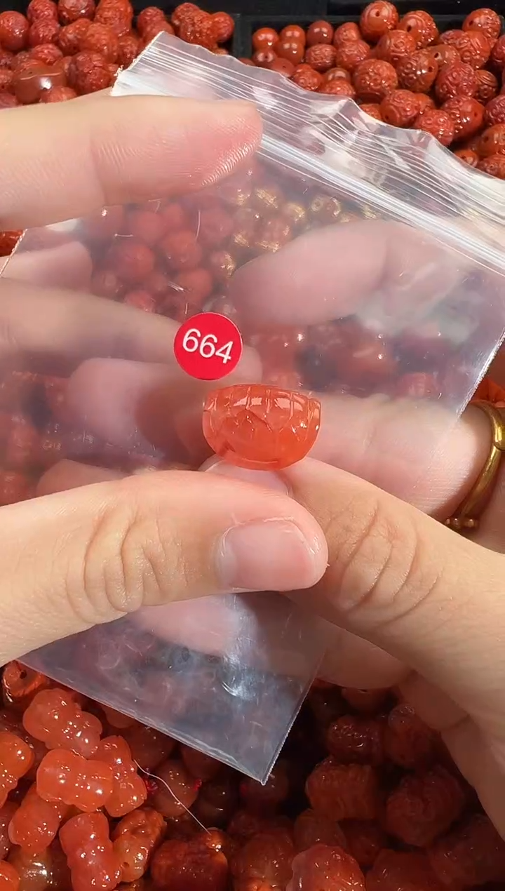 颈饰未镶嵌南红玛瑙1