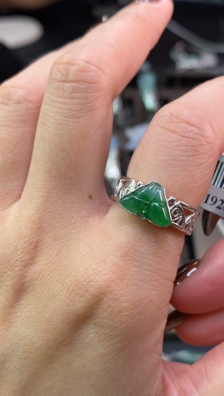 颈饰银S925镶嵌翡翠净货19206