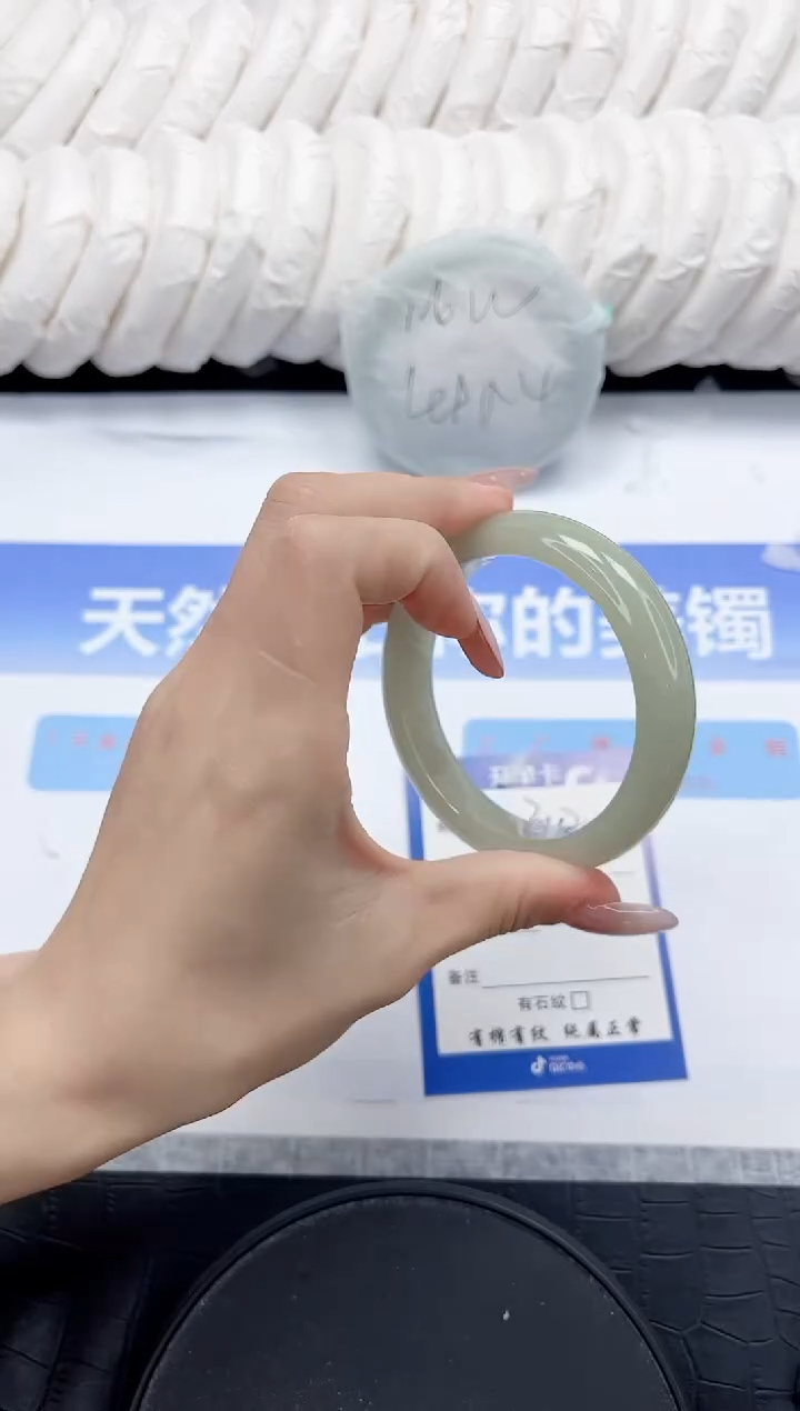 未镶嵌手镯石英质玉342-55.6