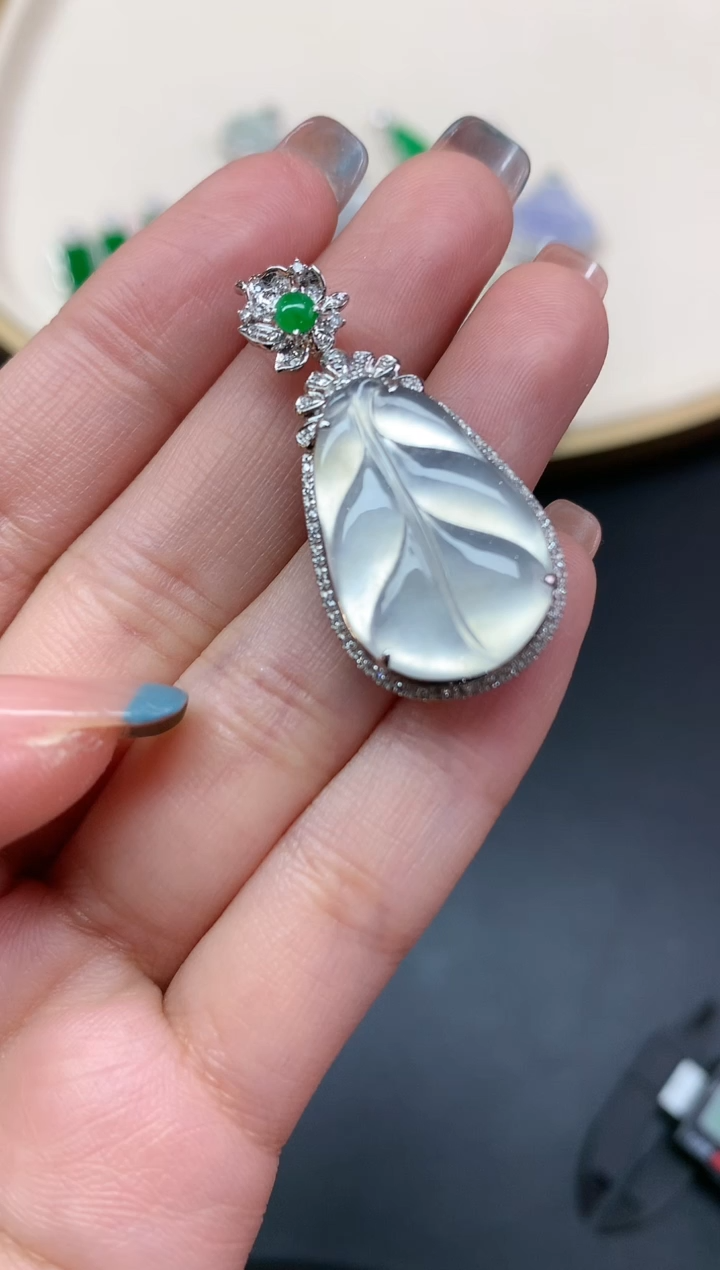 【闪购商品】翡翠吊坠(不含链)18K金镶嵌吊坠A182|5980