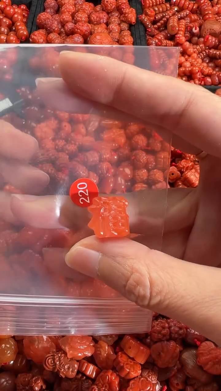 【闪购商品】南红玛瑙颈饰未镶嵌2