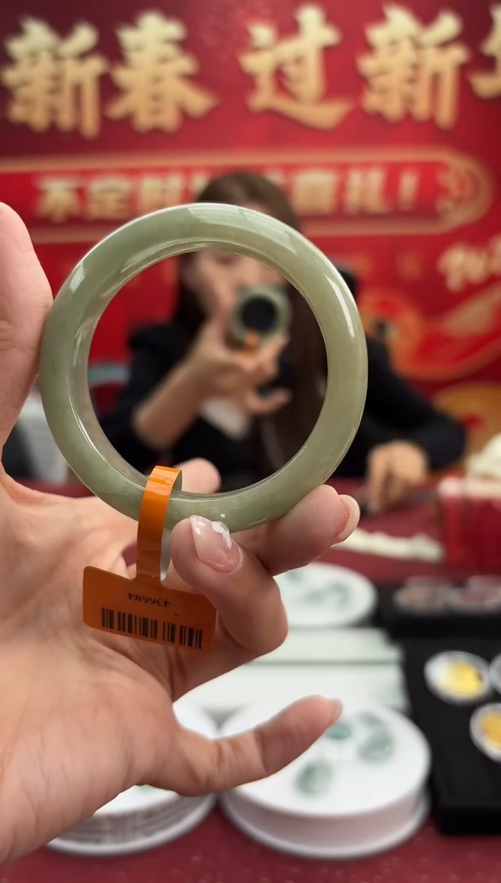 【闪购商品】翡翠手镯未镶嵌12手镯