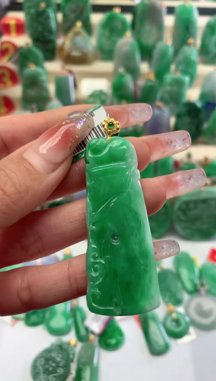 【闪购商品】翡翠颈饰18K金镶嵌挂件  