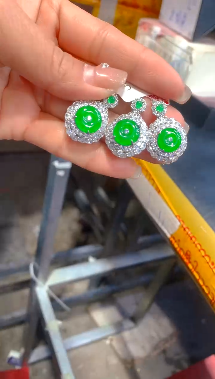 【闪购商品】定制翡翠未镶嵌17-多样性发货（发其一）