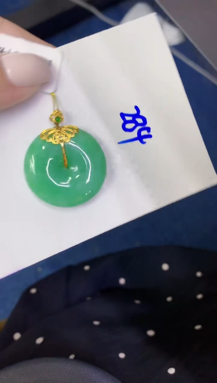 颈饰18K金镶嵌翡翠缅甸天然翡翠A货