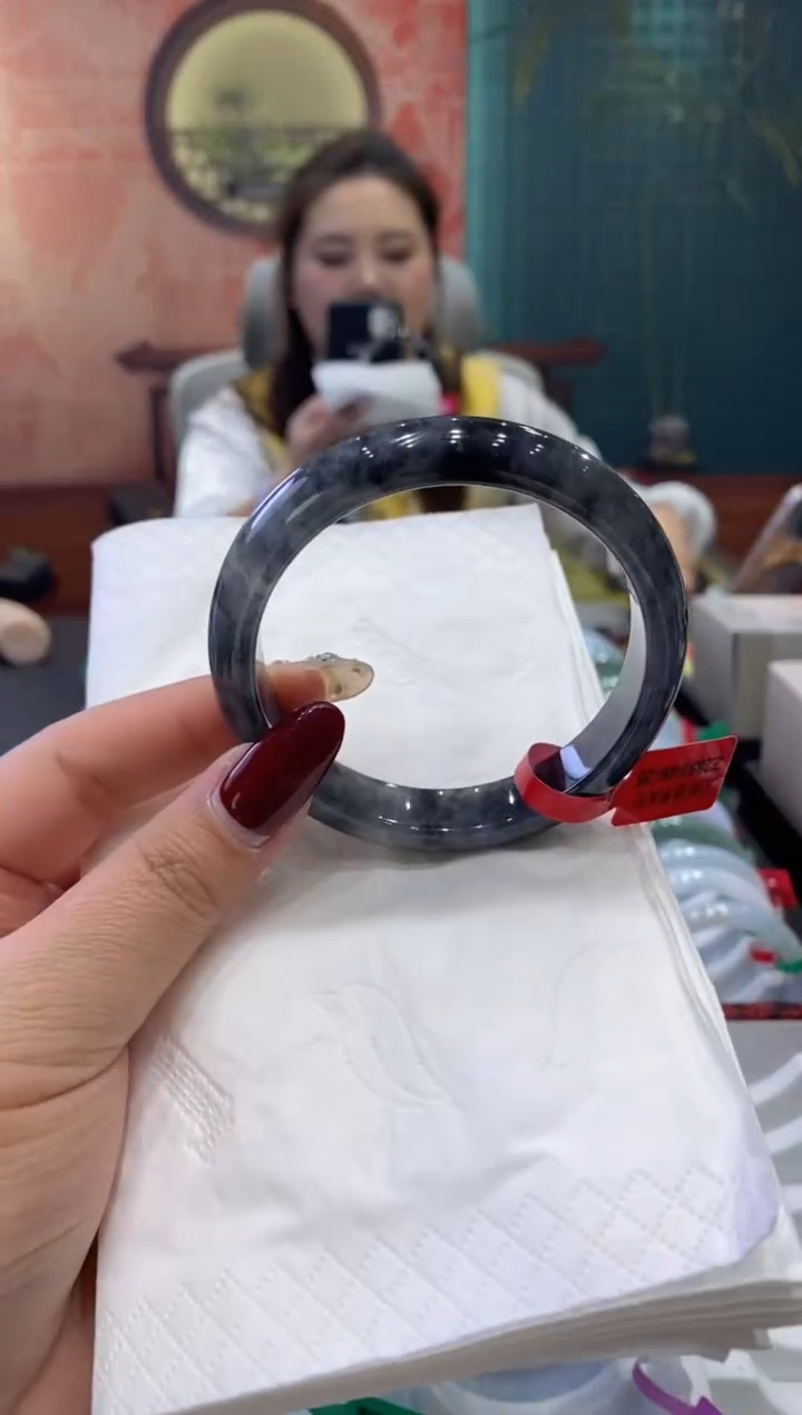 【闪购商品】翡翠手镯未镶嵌多人0017850