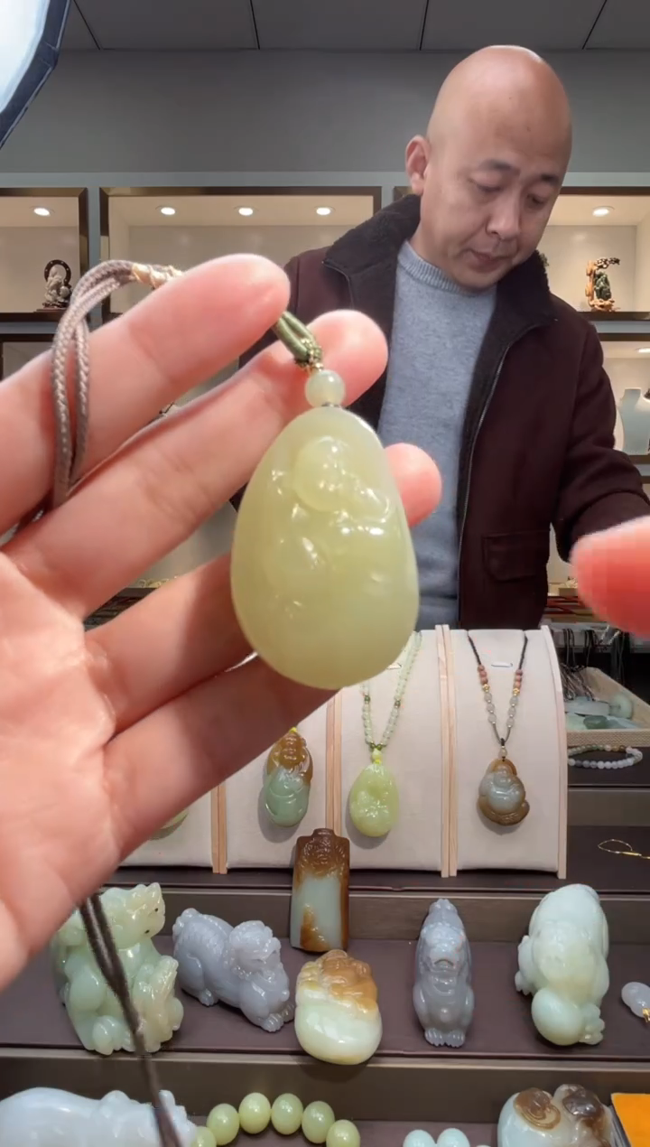 颈饰未镶嵌和田玉苏