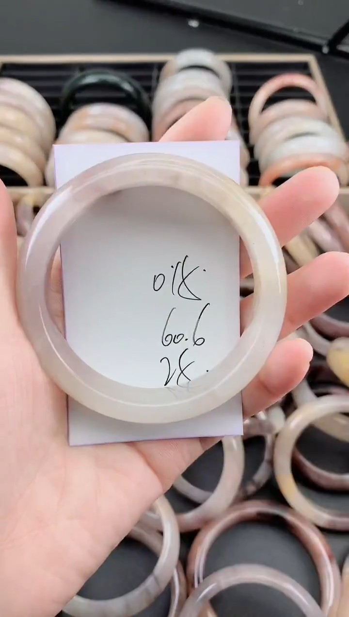 未镶嵌手镯石英质玉015