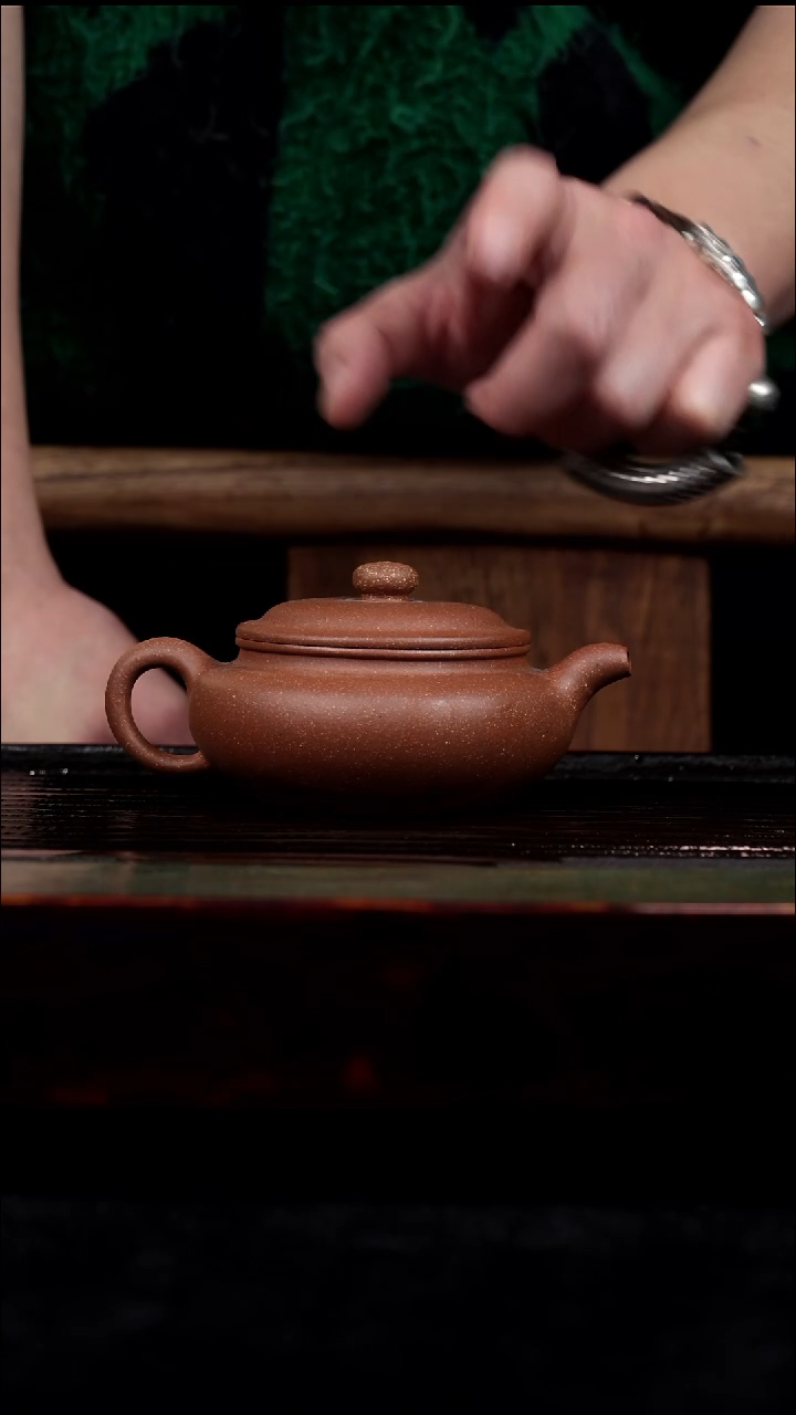 茶壶紫砂半手工老降坡大口扁腹