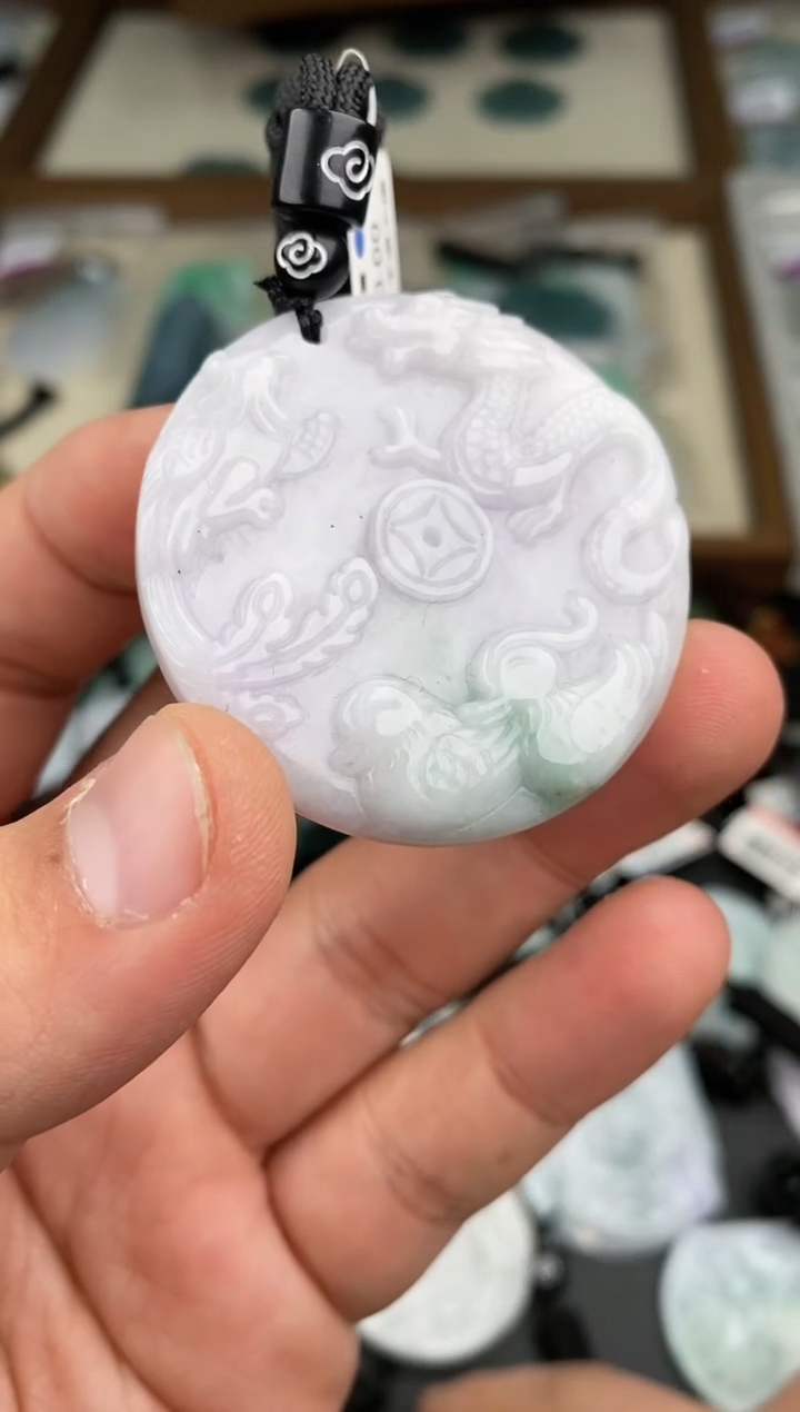 【闪购商品】翡翠颈饰未镶嵌  天然翡翠，一物一图