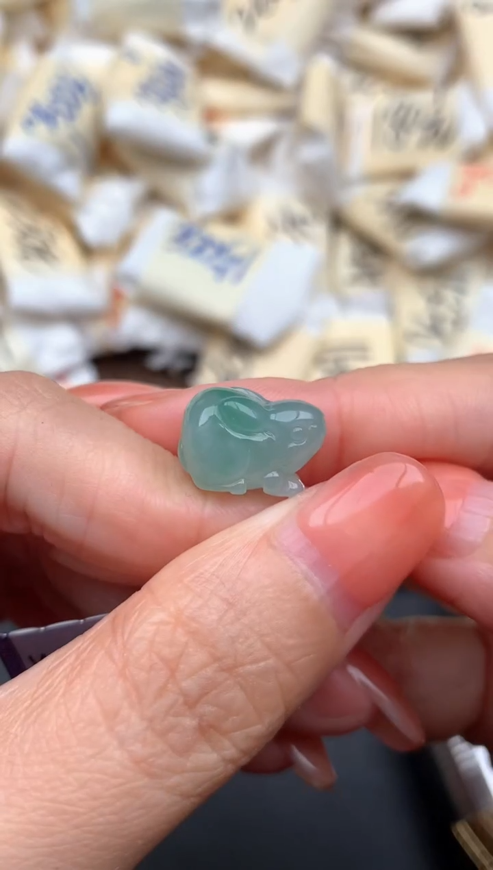 未镶嵌挂件翡翠1