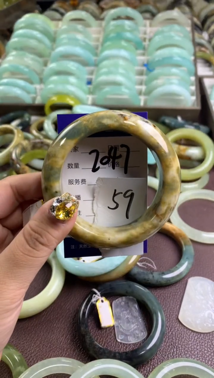 【闪购商品】蛇纹石玉手镯未镶嵌2047