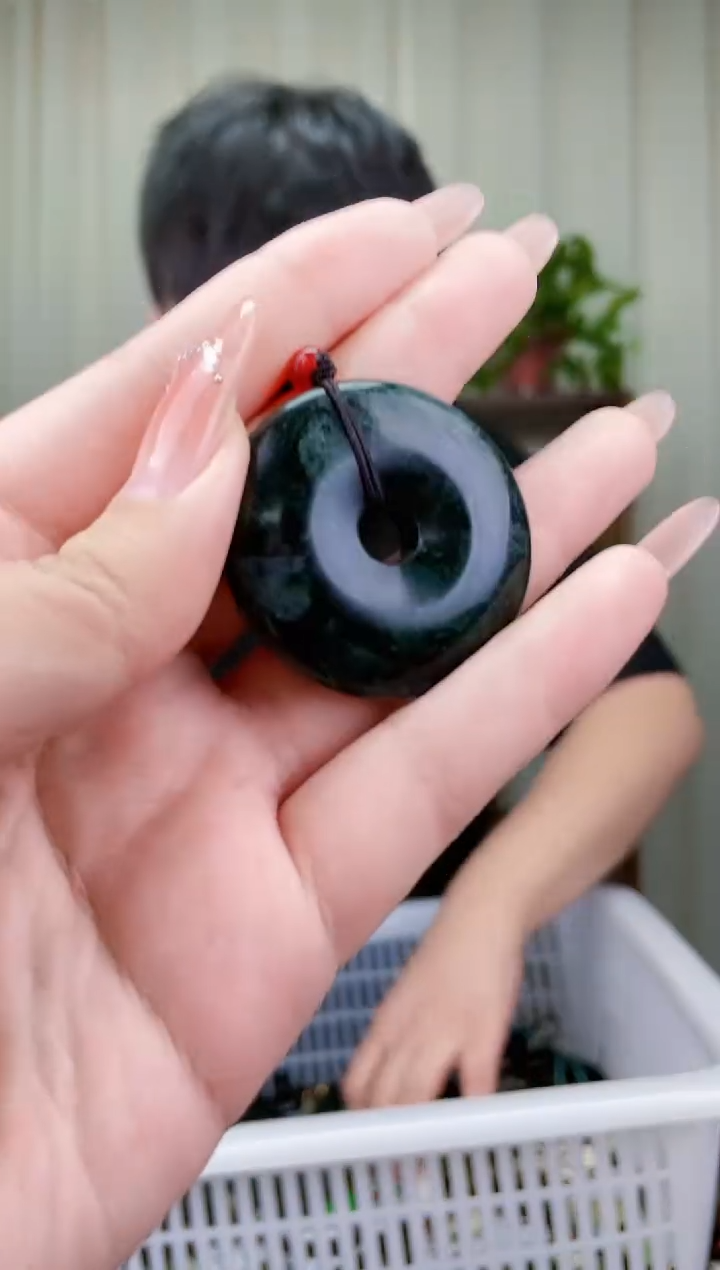 和田玉未镶嵌挂件拍一发一，多样性发货！