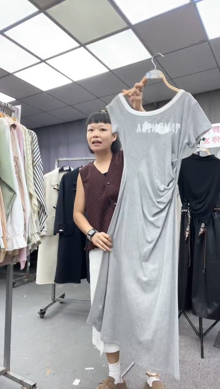 棉大哥家漂亮衣服漂亮颜色  