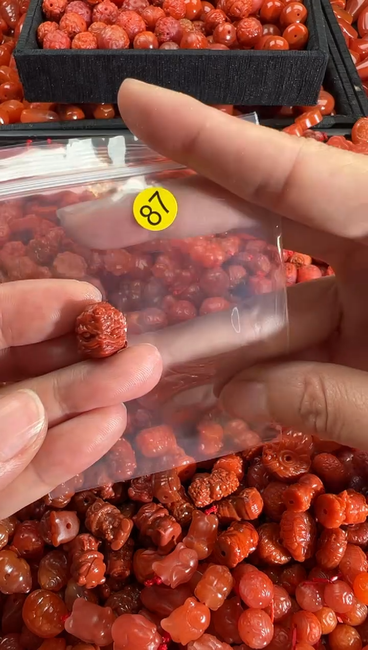 【闪购商品】南红玛瑙颈饰未镶嵌1