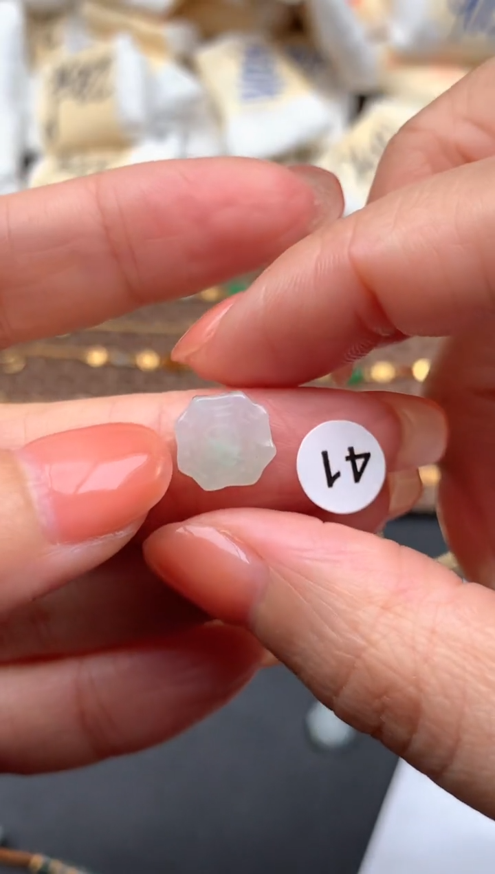 未镶嵌挂件翡翠1