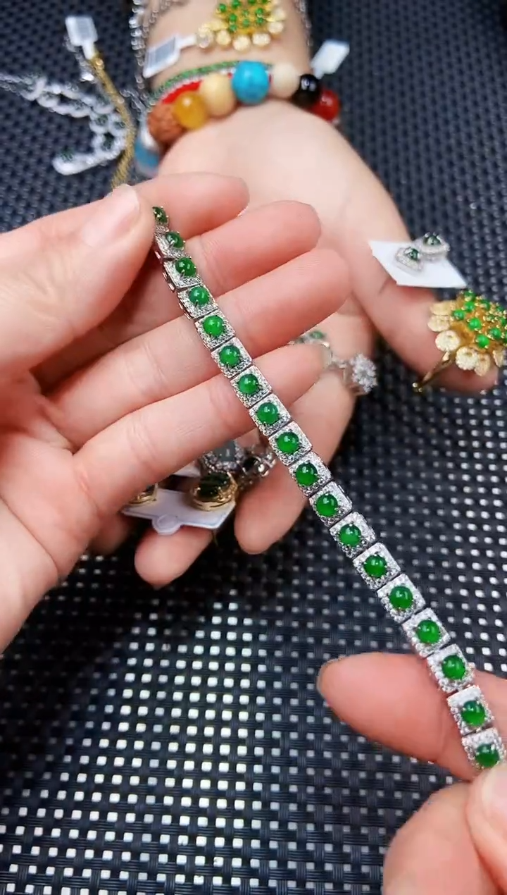 【闪购商品】翡翠手链未镶嵌11111111111