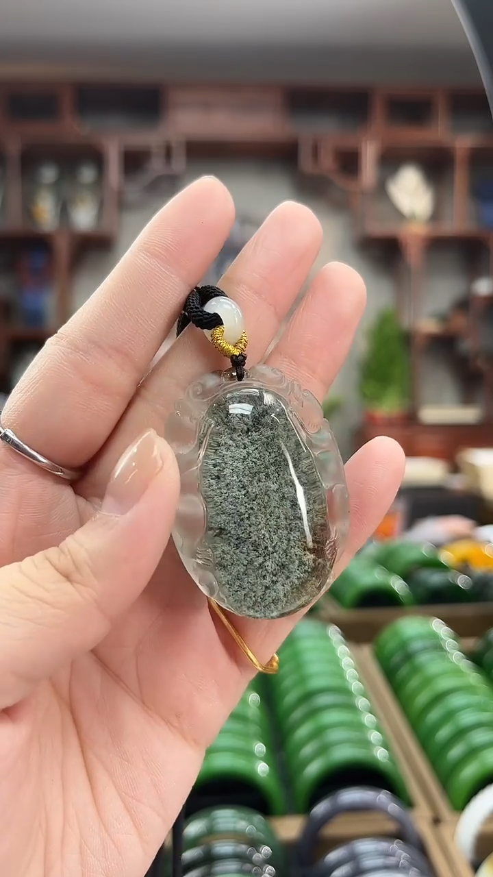 颈饰未镶嵌水晶吊坠