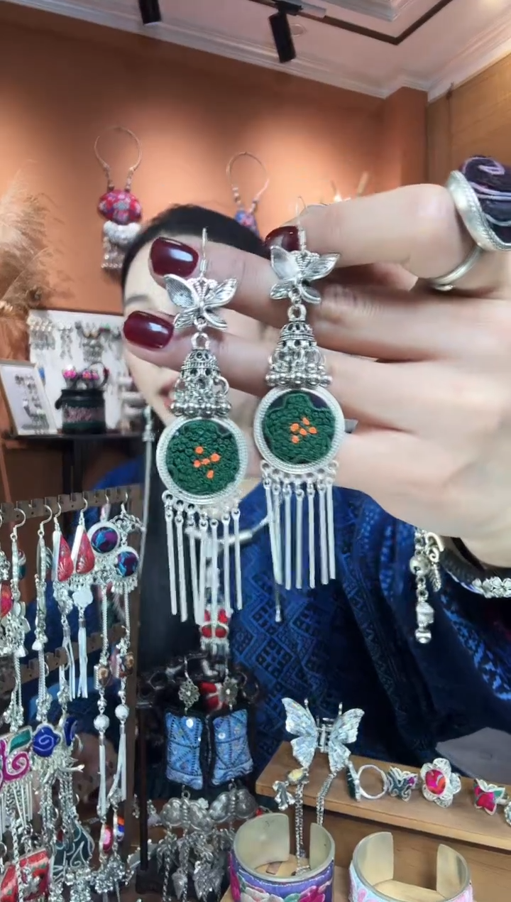 【闪购商品】刺绣纯手工民族风耳环