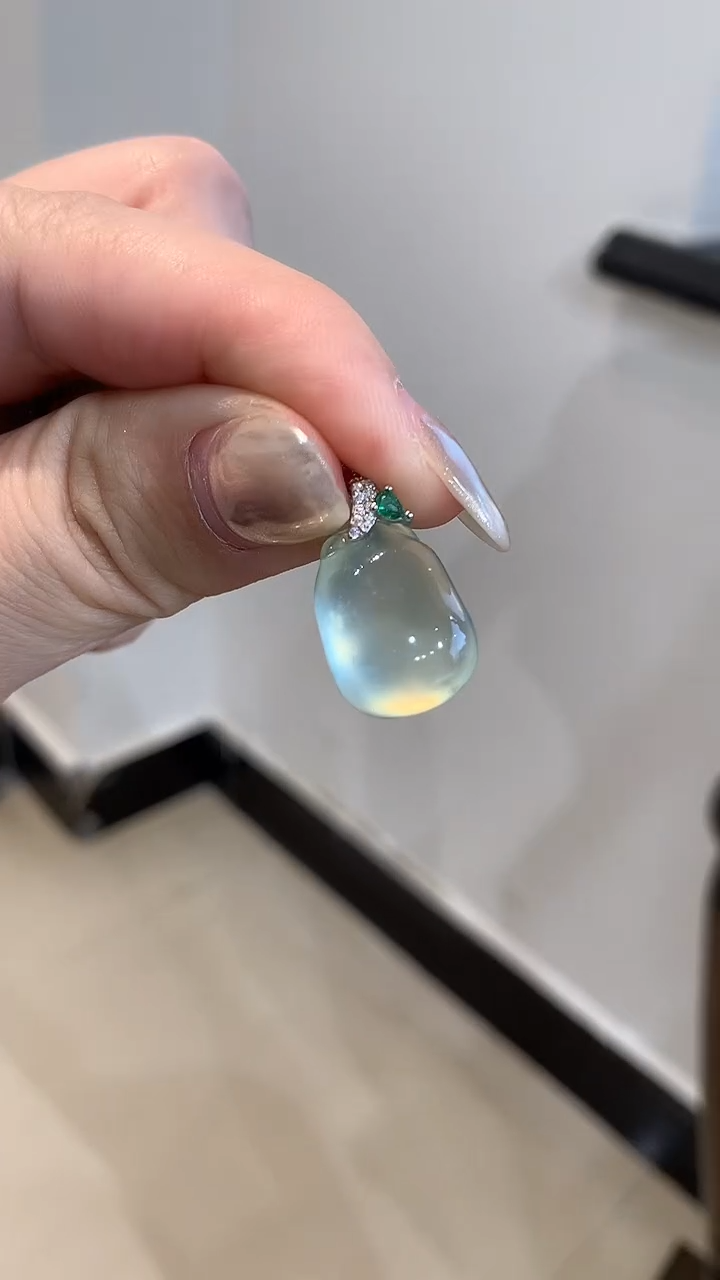 未镶嵌蛇纹石玉吊坠(不含链)福瓜