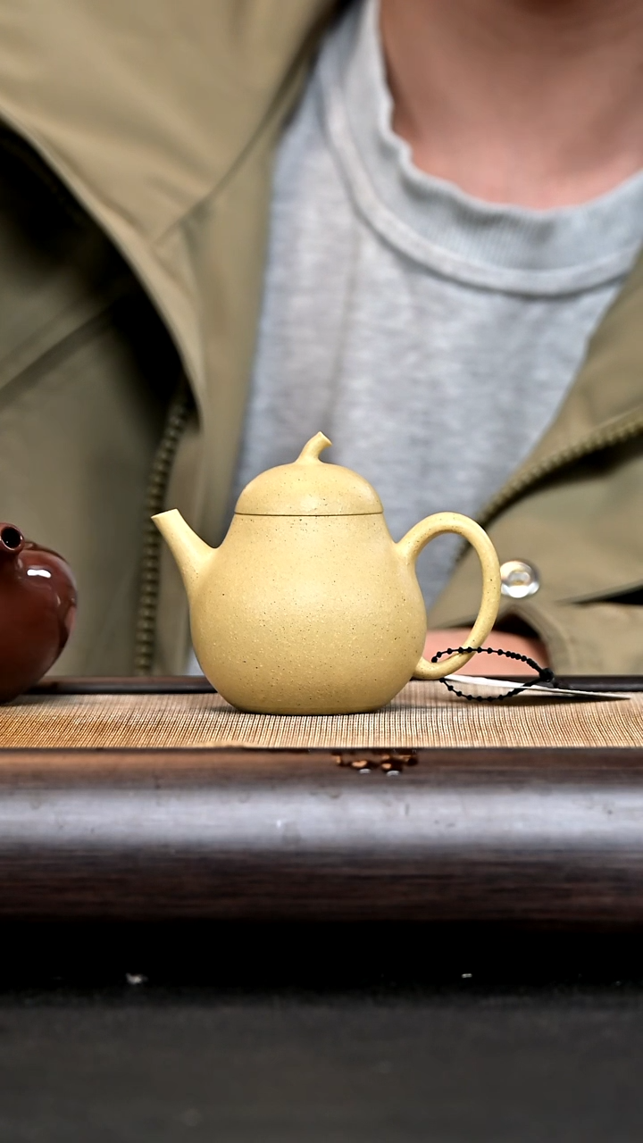 【闪购商品】紫砂茶壶EK12999 全手雪梨 本绿