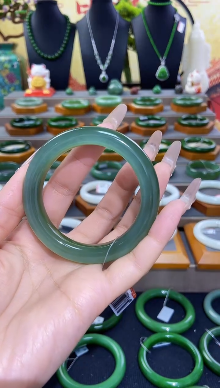 【闪购商品】和田玉手镯未镶嵌碧玉猫眼手镯54