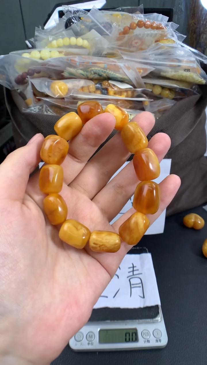 琥珀未镶嵌珠宝奇石11