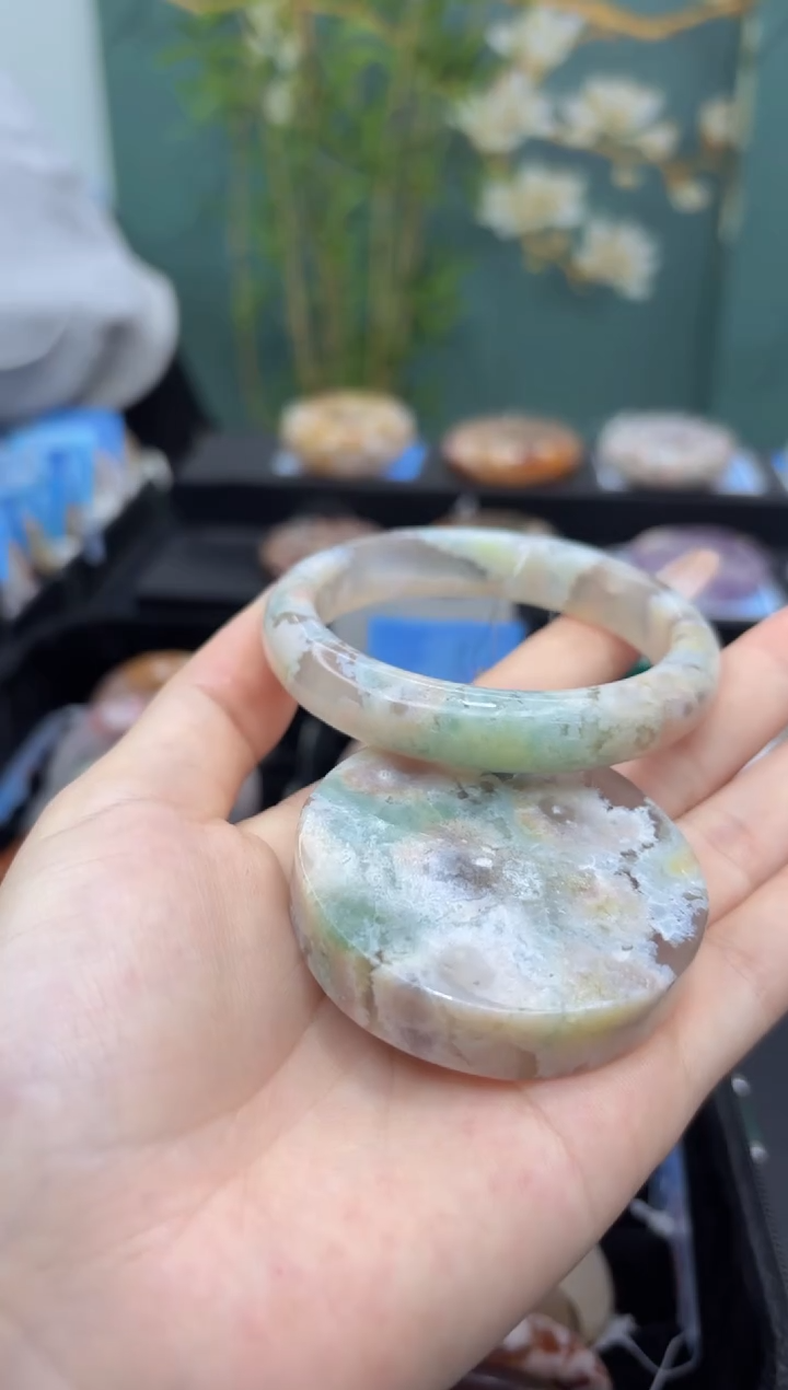 【闪购商品】石英质玉未镶嵌手镯C541(56圈赠送镯心)