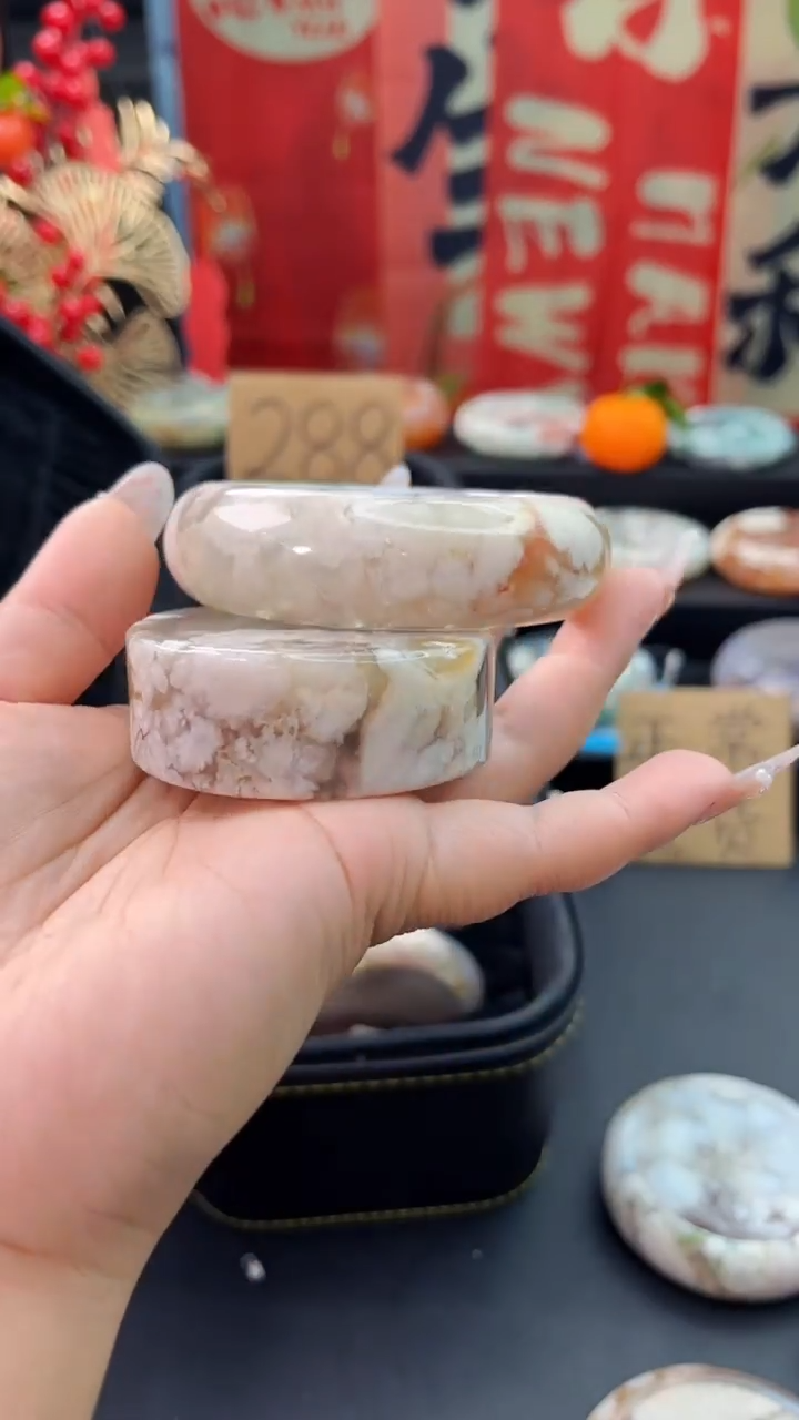 【闪购商品】石英质玉手镯未镶嵌赠送镯心（58圈口