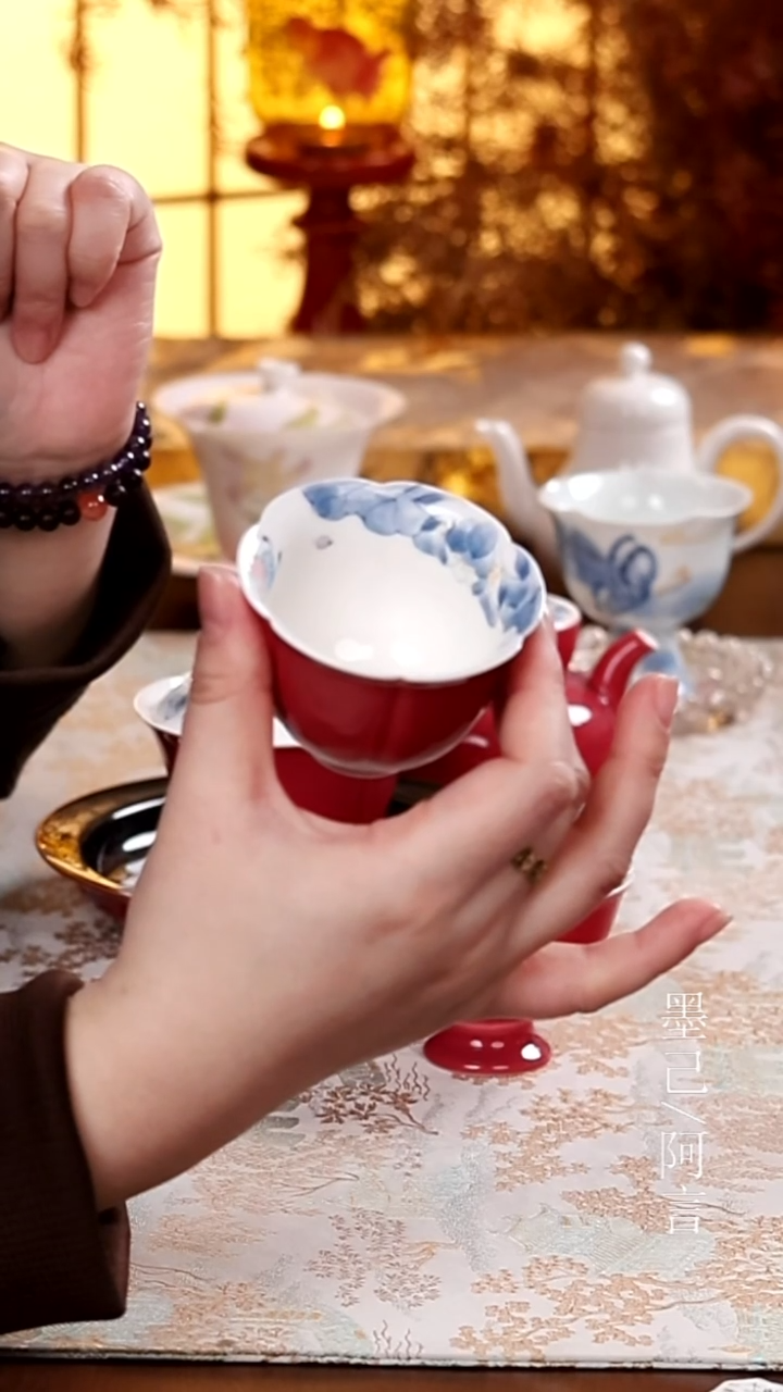 明知山志-胭脂红-牡丹承露-莲瓣花口茶杯（品牌黑盒）