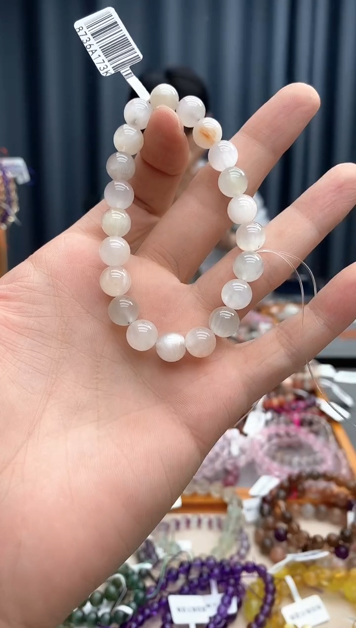 水晶手链未镶嵌白兔毛