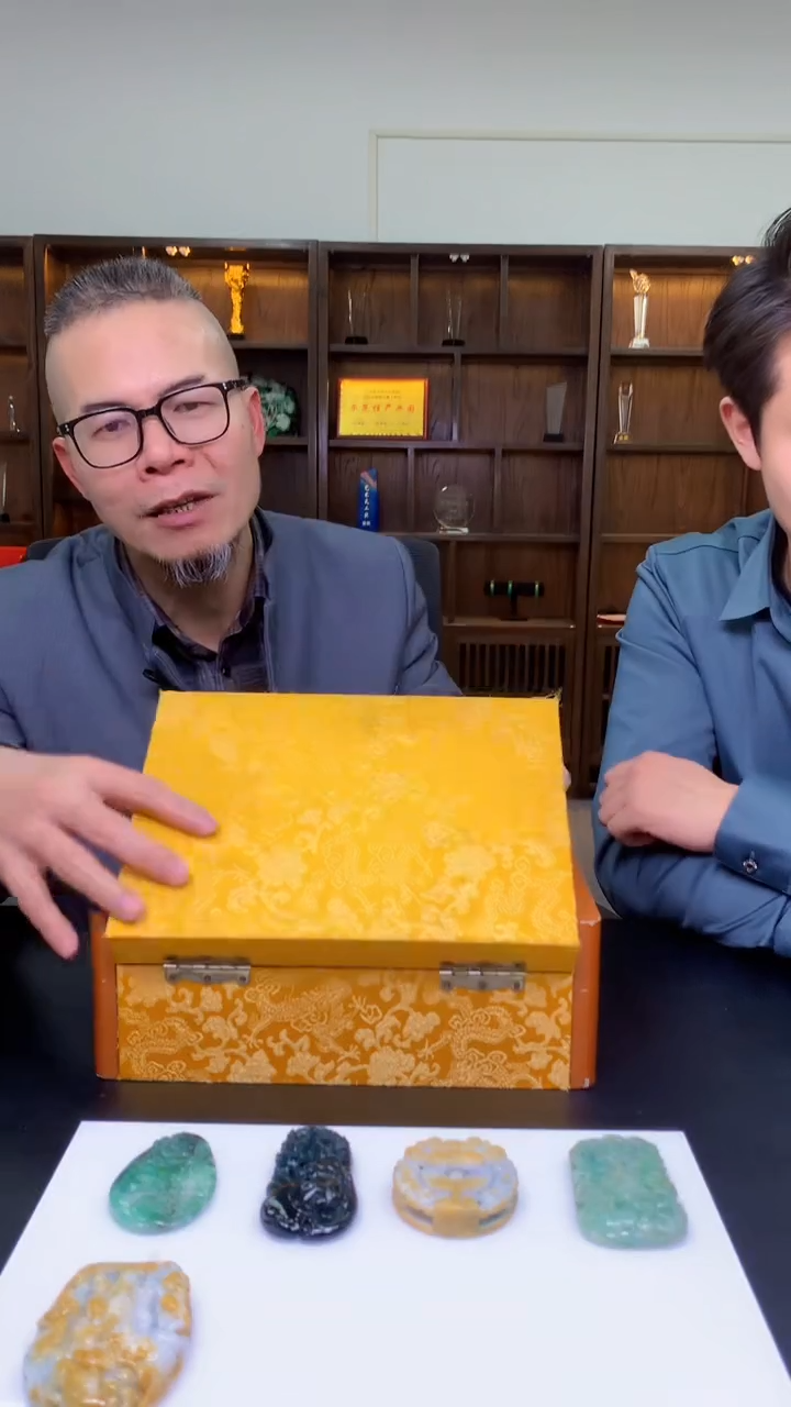 【闪购商品】定制翡翠未镶嵌8035yx-毛货挂件