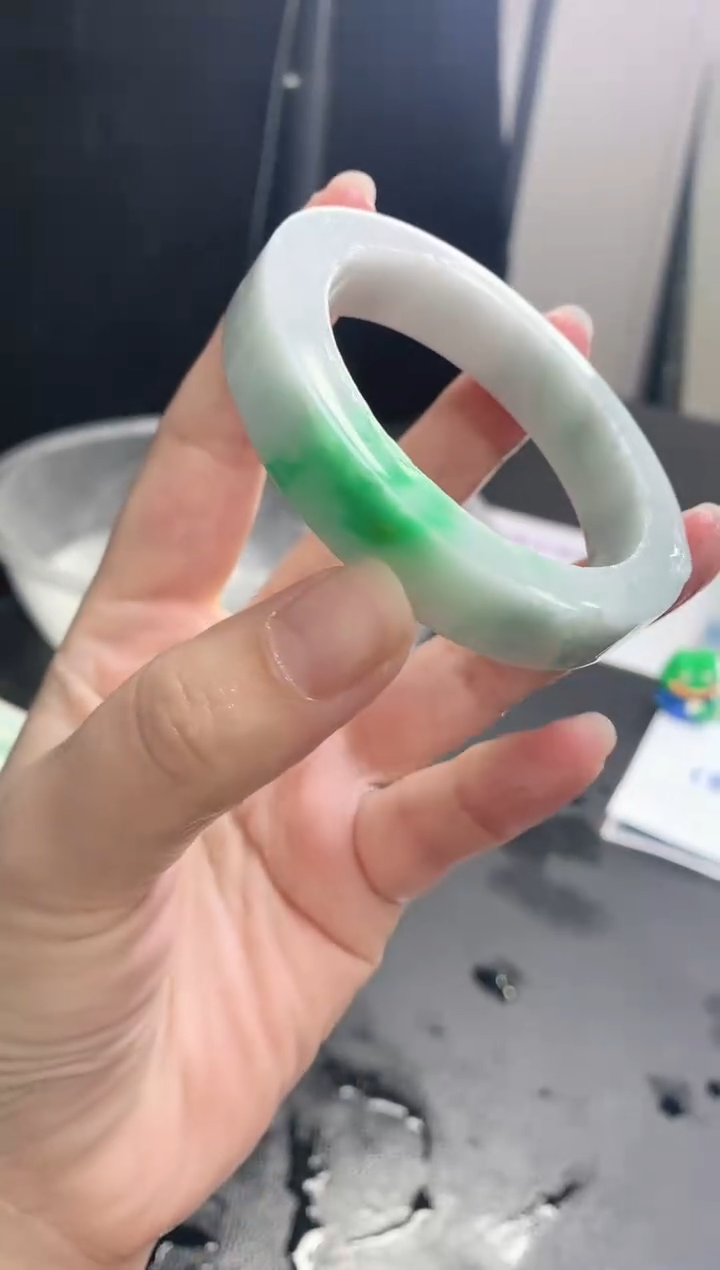 【闪购商品】定制翡翠手镯未镶嵌50 56-59正