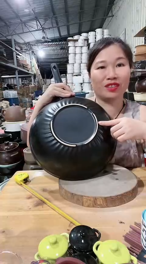 瑕疵33黑色手把炒锅