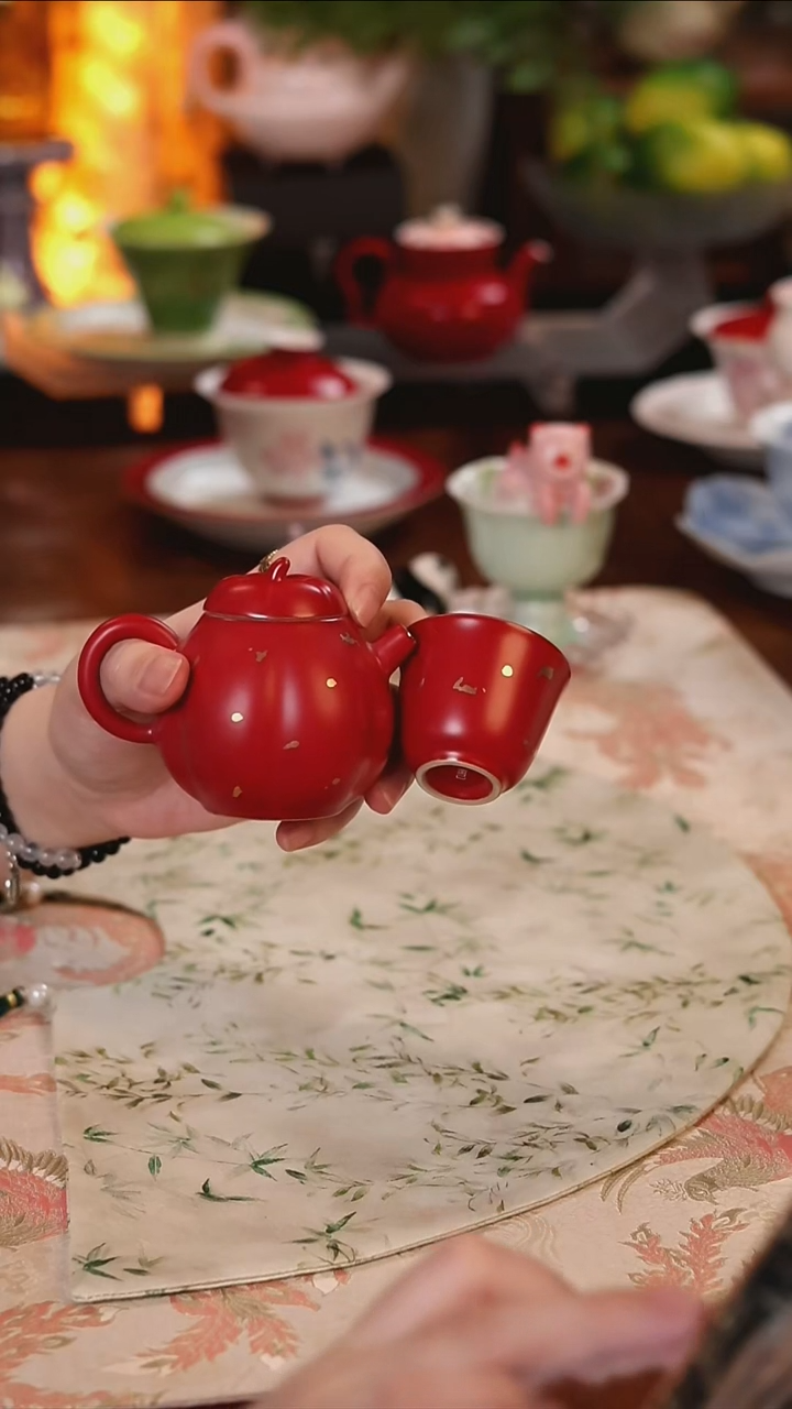 一壶+2杯  哈哈哈哈哈