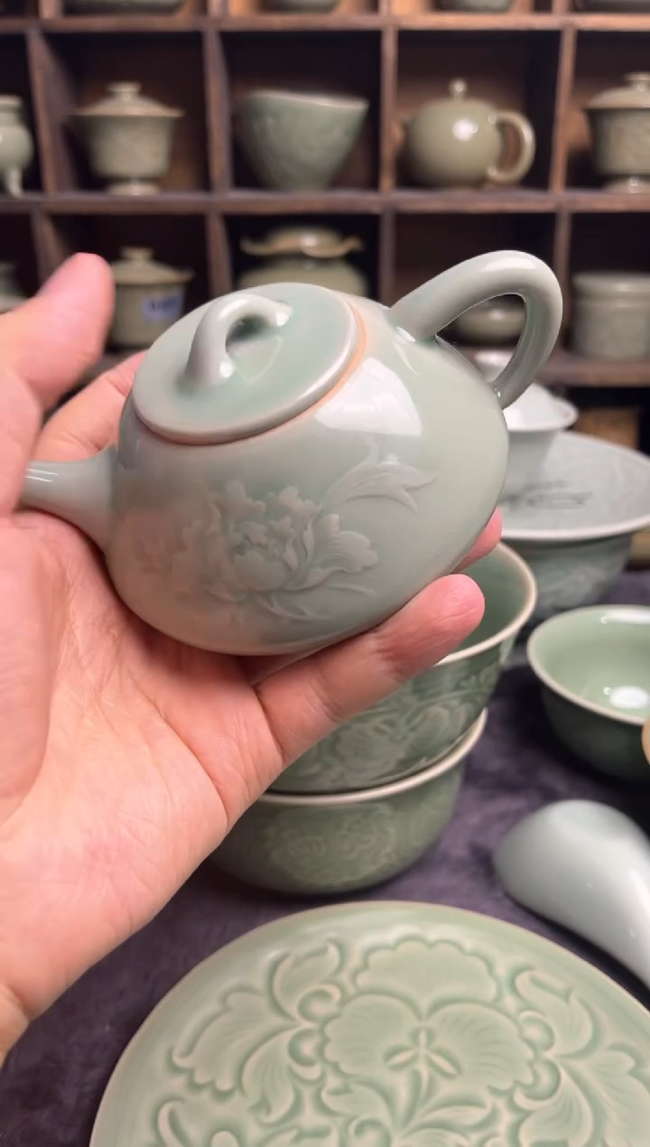 【闪购商品】微瑕牡丹石瓢壶1把