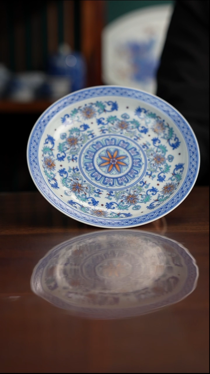 空山明月 新斗彩 缠枝