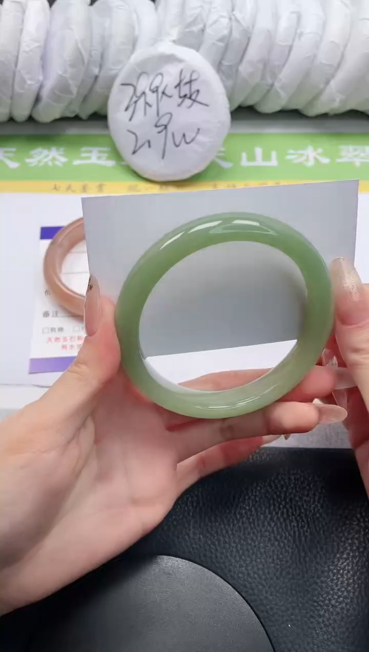 【闪购商品】石英质玉手镯未镶嵌A206-64+