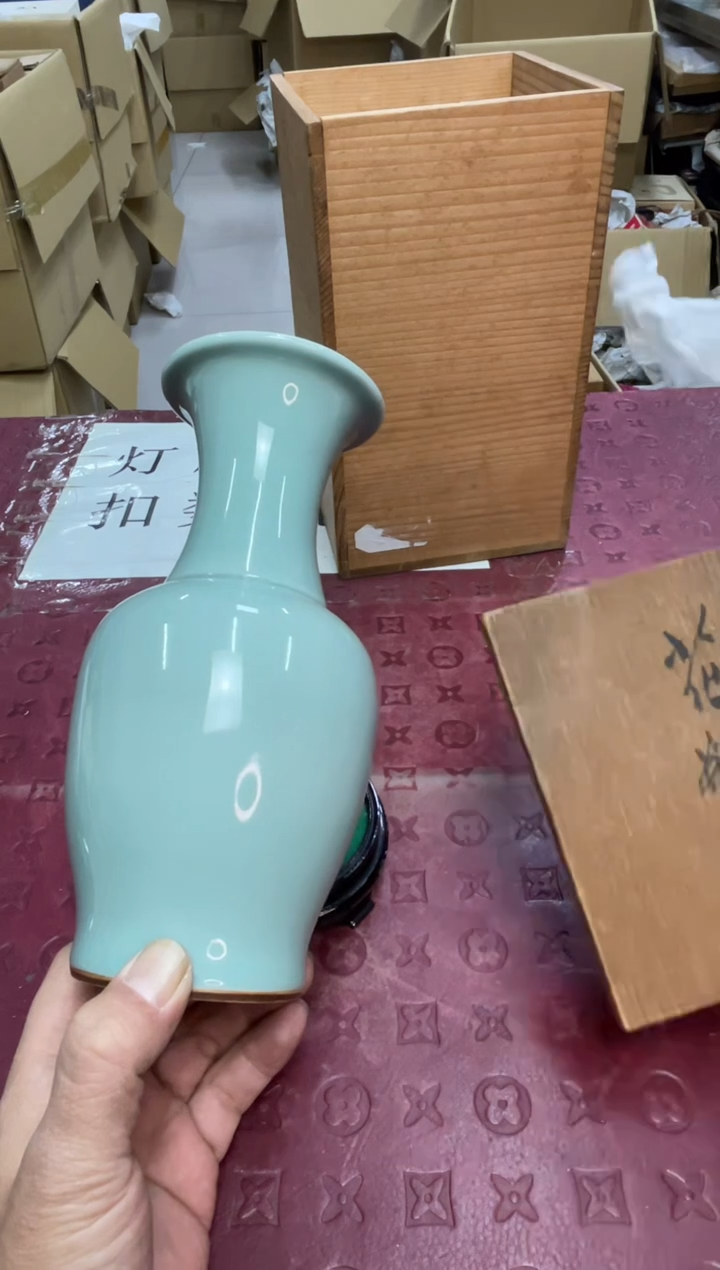 瓶默认微瑕，no退no换，介意勿拍