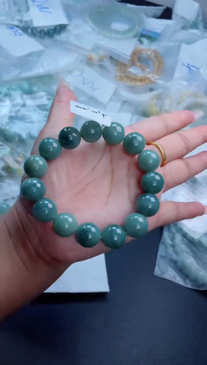 定制翡翠未镶嵌珠串