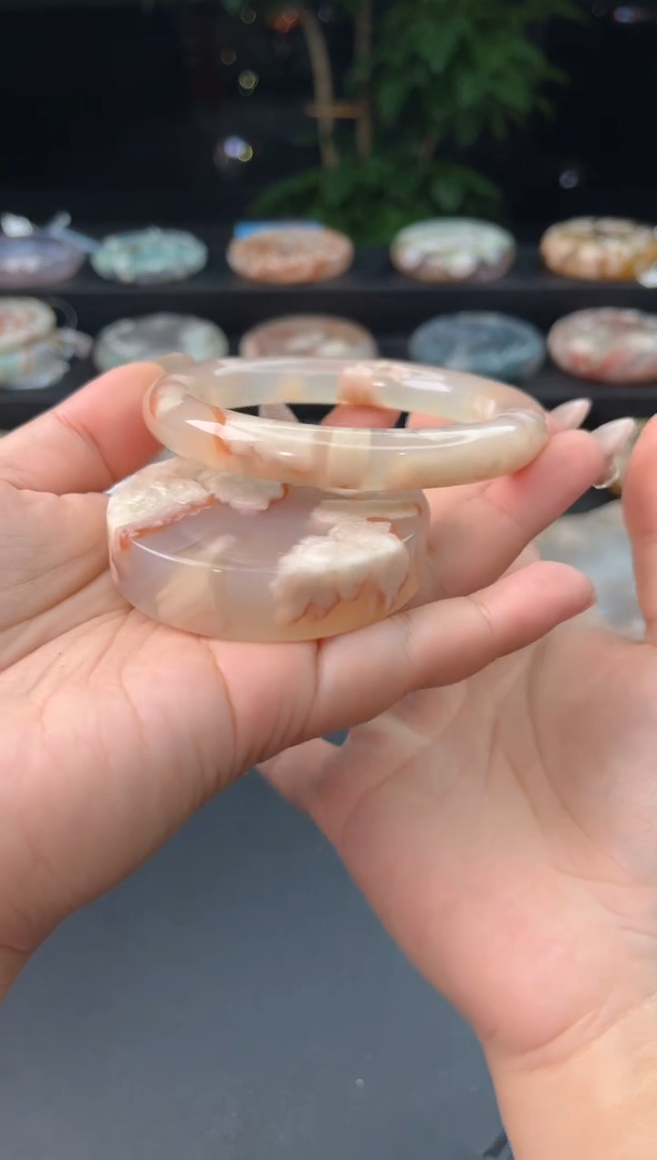 【闪购商品】石英质玉手镯未镶嵌赠送镯心（圈口58