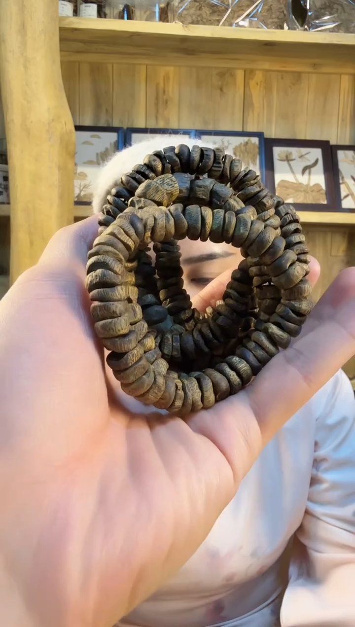 【闪购商品】沉香手串黑棋沉水随型壳子料单圈多样性发货一条