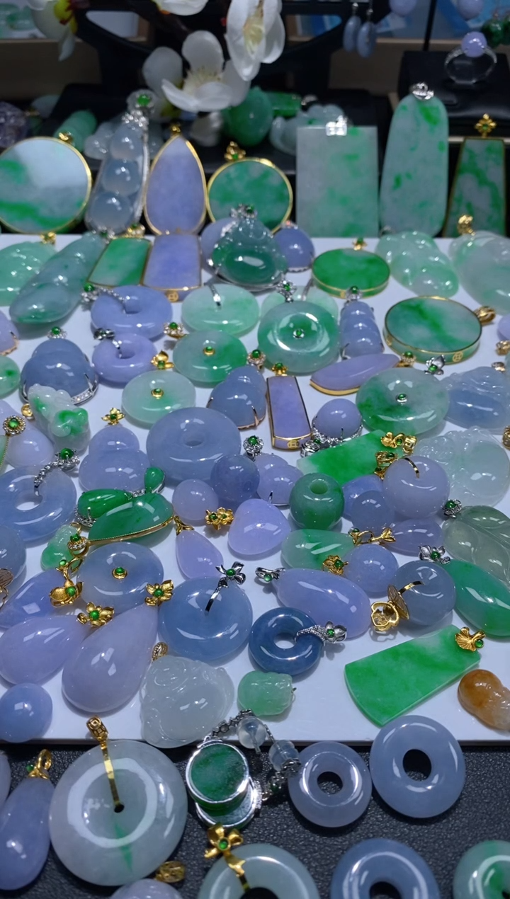 翡翠18K金镶嵌吊坠(不含链)翡翠