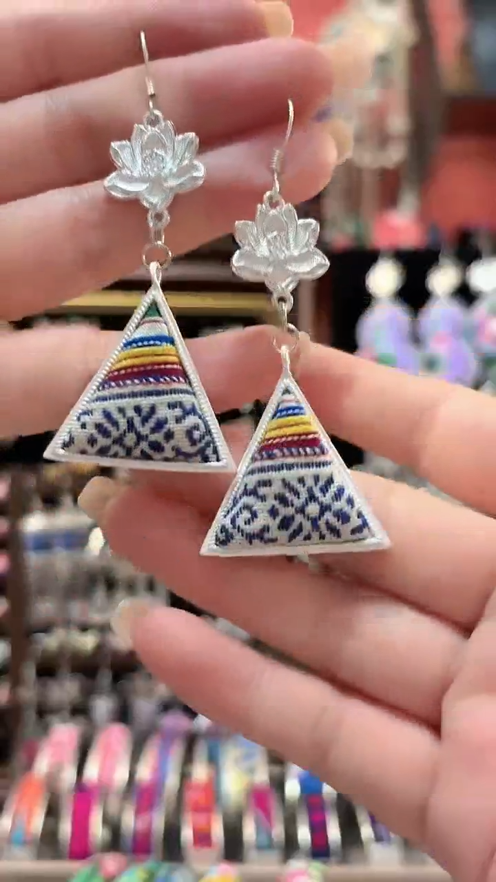 织绣 云织谣民族风精美饰品   197