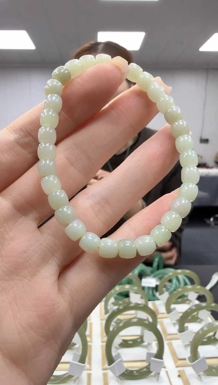 未镶嵌手链和田玉多样性发其一ly带瑕