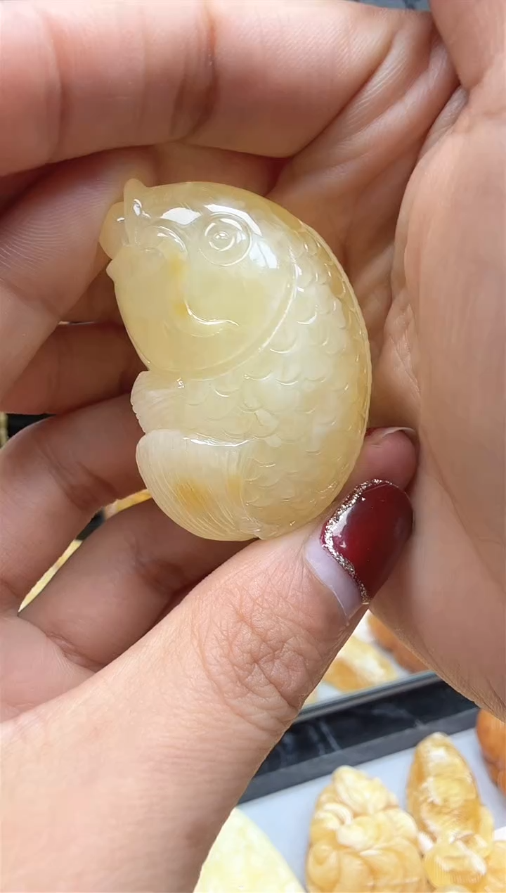 【闪购商品】琥珀裸石未镶嵌挂坠